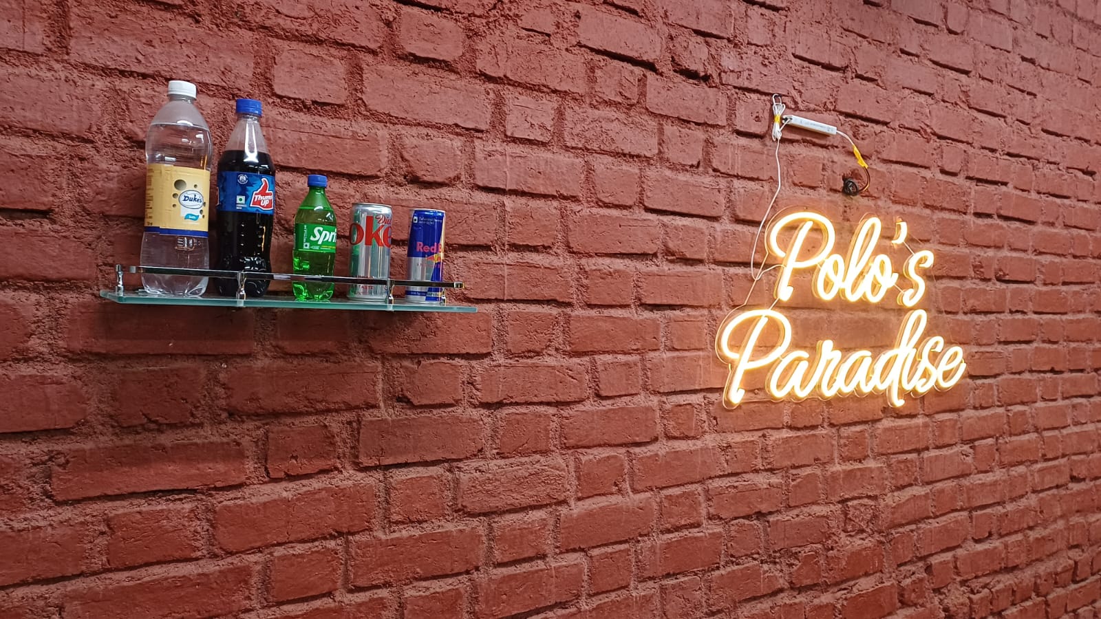 Farmhouse outdoor view at Polo’s Paradise